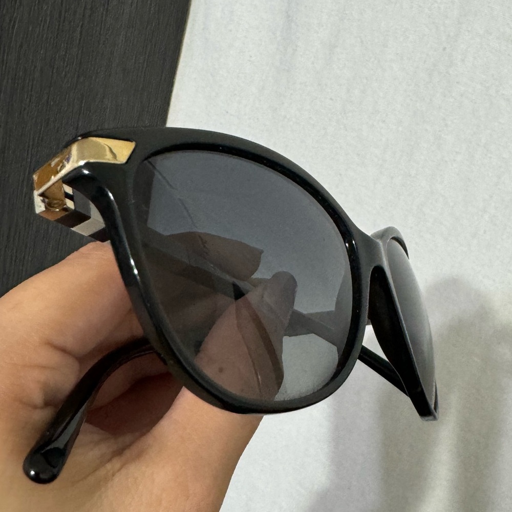 Burberry Polarized Sunglasses - Picture 5 of 8